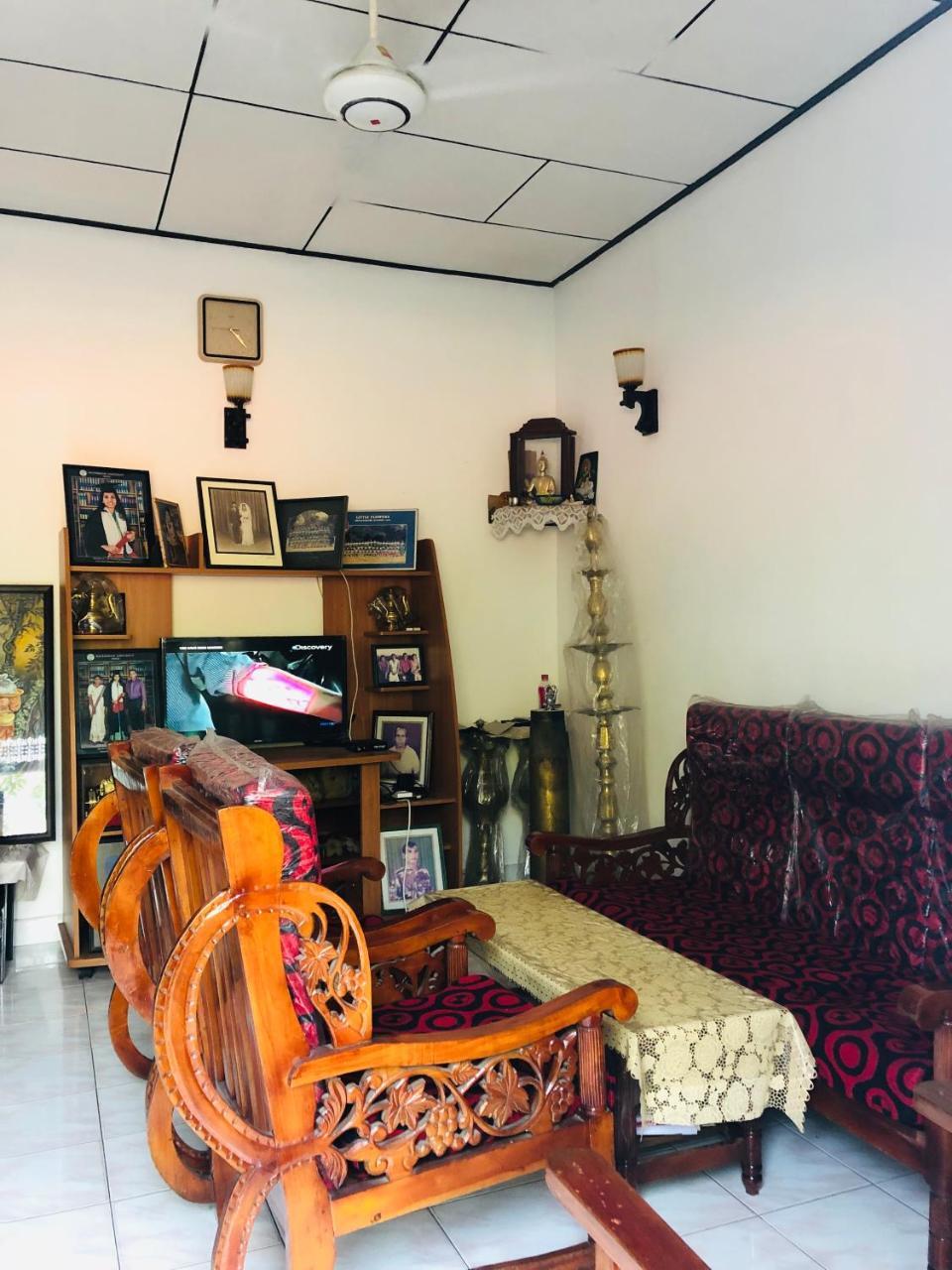 Hikkaduwa Backyard Beach Homestay Galle Eksteriør bilde