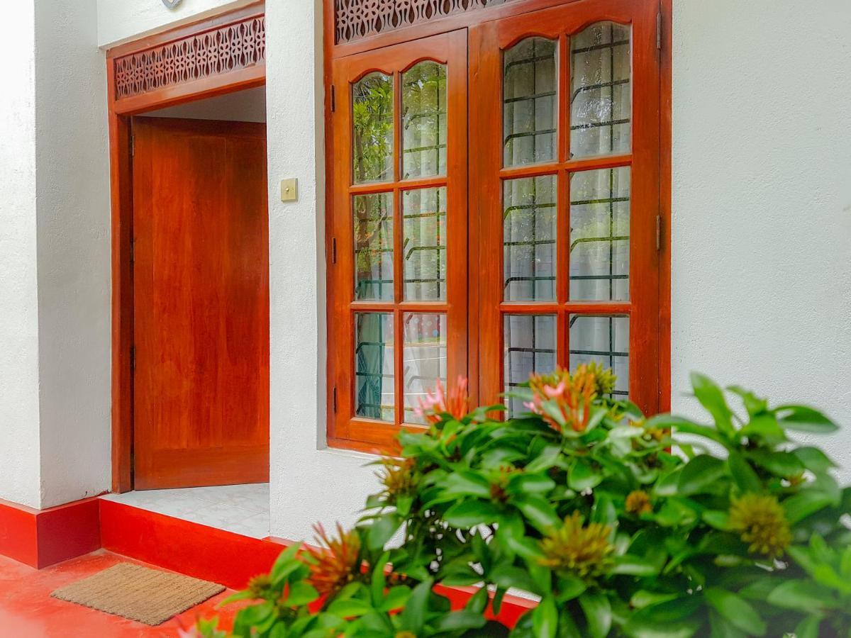 Hikkaduwa Backyard Beach Homestay Galle Eksteriør bilde