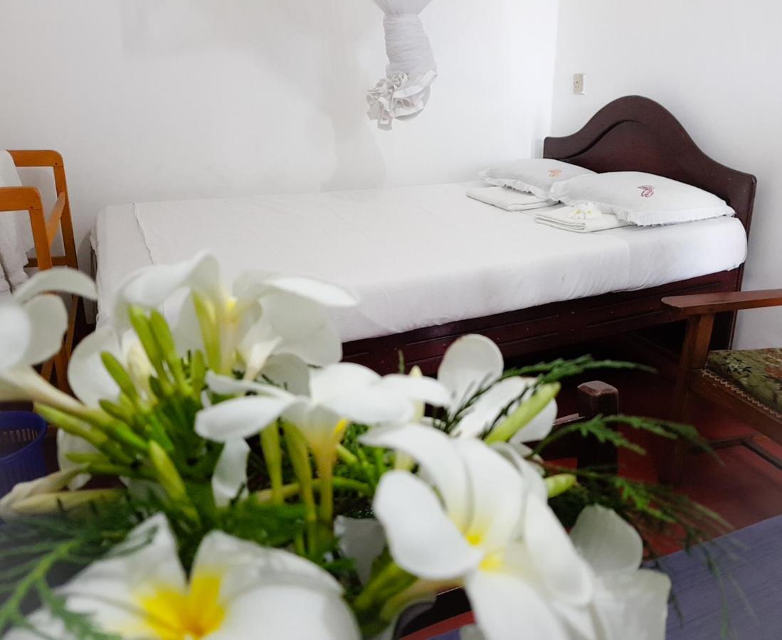 Hikkaduwa Backyard Beach Homestay Galle Eksteriør bilde